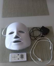 Título do anúncio: Venda Máscara Fototerapia de LED 7 cores, de baixa potência e não térmica, nova.