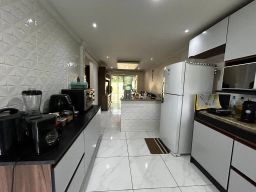 https://img.olx.com.br/thumbs256x256/93/933521754526775.jpg