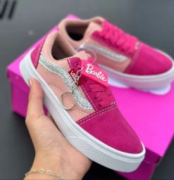 Brechó Garagem Rosa - 🚫VENDIDAS🚫 Boneca Barbie original Troca de roupa R$  30,00 #brechogaragem #brecho #garagem #usado #zonasulsp #rosa #saopaulo # roupas #sapatos #tenis #adulto #infantil #bebe #masculino #feminino  #brinquedos #acessorios #pink