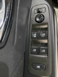 https://img.olx.com.br/thumbs256x256/93/935643796535915.jpg