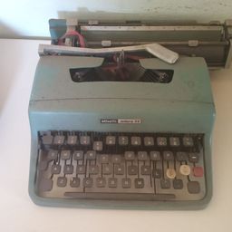 Título do anúncio: Máquina de escrever usada 