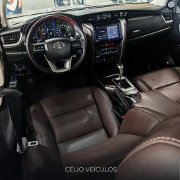https://img.olx.com.br/thumbs256x256/93/937621432777558.jpg
