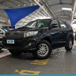 https://img.olx.com.br/thumbs256x256/93/939647312283440.jpg