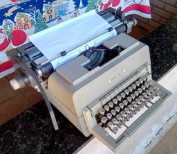 Título do anúncio: Maquina de escrever OLIVETTI LINEA 98