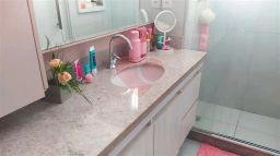https://img.olx.com.br/thumbs256x256/94/941589645038867.jpg