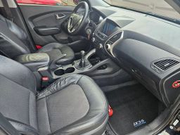 https://img.olx.com.br/thumbs256x256/94/941595147770815.jpg