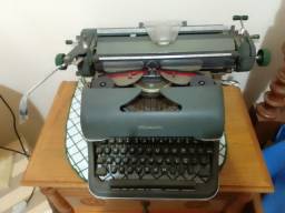 Título do anúncio: Máquina de escrever 