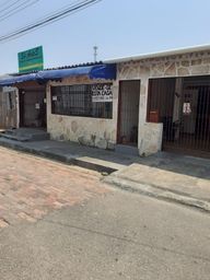 Título do anúncio: Vende-se casa no bairro Tangará- PONTO COMERCIAL
