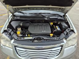 https://img.olx.com.br/thumbs256x256/94/944565040118649.jpg