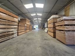 https://img.olx.com.br/thumbs256x256/94/945673189303490.jpg