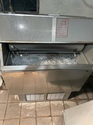 Título do anúncio: Máquina de gelo everest 150kg