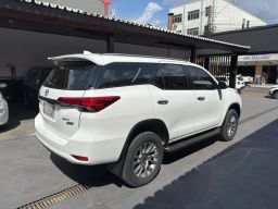 https://img.olx.com.br/thumbs256x256/94/949636084321427.jpg
