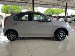 https://img.olx.com.br/thumbs256x256/94/949685579151600.jpg