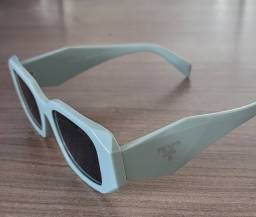 Título do anúncio: Oculos prada azul