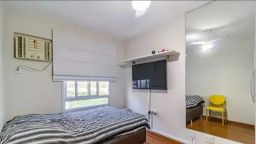 https://img.olx.com.br/thumbs256x256/95/955566408944779.jpg