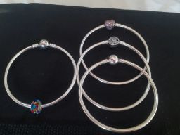 https://img.olx.com.br/thumbs256x256/95/956422470862255.jpg