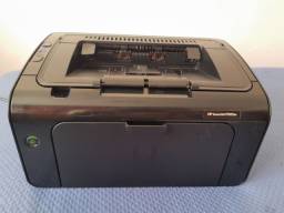Título do anúncio: Impressora HP LaserJet P1102w usada.