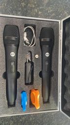 Título do anúncio: Maleta profissional com 2 microfones GT para karaokê