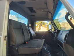 https://img.olx.com.br/thumbs256x256/96/961579614625690.jpg