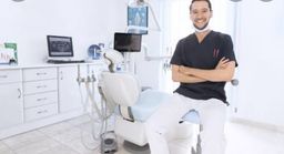 Título do anúncio: Procuro Dentista para parceria em Clínica nova 