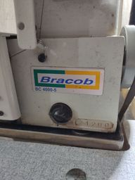 Título do anúncio: Máquina de costura bracob bc 4000-5 com mesa.