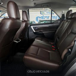 https://img.olx.com.br/thumbs256x256/96/966642673741955.jpg