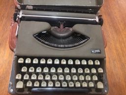 Título do anúncio: Máquina escrever 