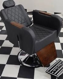 Cadeira de barbeiro - Equipamentos e mobiliário - Realengo, Rio de Janeiro  1246763424