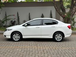 https://img.olx.com.br/thumbs256x256/96/968638326257658.jpg