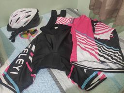 Título do anúncio: Vendo kit ciclista feminino semi-novo.