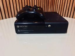 XBOX 360 COM KINECT, DOIS CONTROLES E ALGUNS JOGOS - Videogames - Setor  Central, Goiânia 1252639630