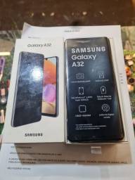 Título do anúncio:  Samsung a32 novo com nota fiscal um ano de garantia  