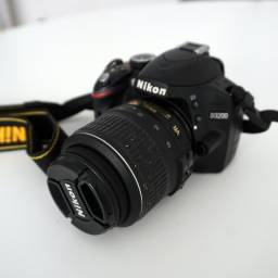 Título do anúncio: Câmera Nikon D3200 + lente 18-55mm 