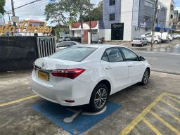 https://img.olx.com.br/thumbs256x256/98/983679183927873.jpg
