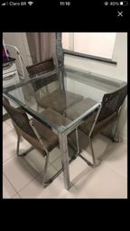 Título do anúncio: Mesa de vidro com 4 cadeiras acolchoadas 