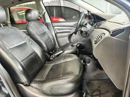 https://img.olx.com.br/thumbs256x256/99/990540480302916.jpg