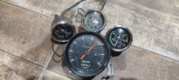 Título do anúncio: Vários relógios pra carro antigo