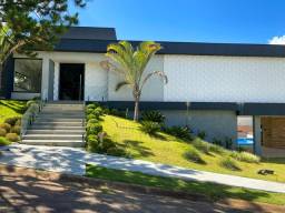 Título do anúncio: Casa De Alto Padrão no Condomínio Figueira Garden em Atibaia