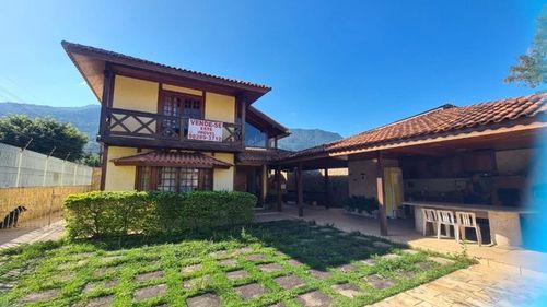 Imobiliária nova aliança vende casa com excelente localização em muriqui, mangaratiba!!!