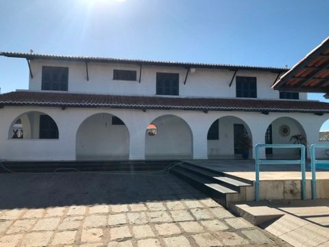 Mansão com 7 suites, na beira da praia , Caponga, Cascavel.