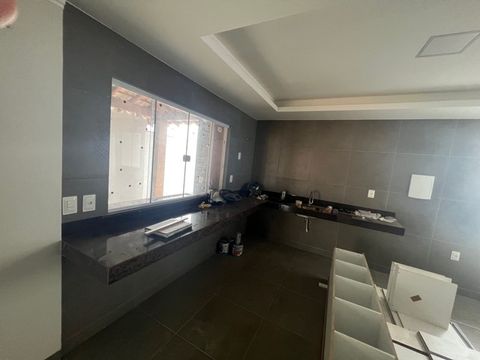 Casa nova com piscina a 300 metros da praia do Coqueiro, em Luís Correia /PI