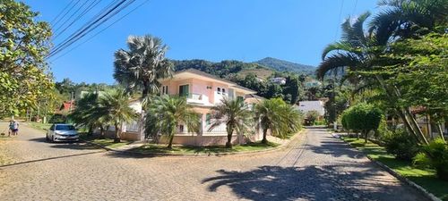 Imobiliária nova aliança vende casa cinematografica  em condominio!!! 