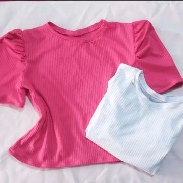 Blusa cropped canelado manga princesa 