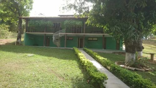 Sitio de 2.3 hectares com casa grande,lagoa e piscina com água de nascente!