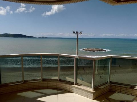 Apto de luxo , frente a praia com 3 quartos sendo 1 suíte e 2 vagas de garagem