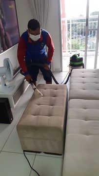 Seu sofá precisar de uma boa limpeza .