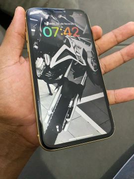 iPhone XR 