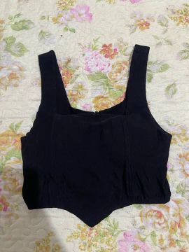 Top cropped preto