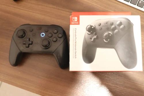 Controle/Joystick Nintendo Switch Pro - Usado