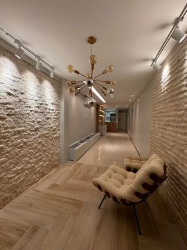 Apartamento no Calhau com 2 quartos || andar Aldo // nascente